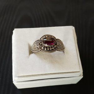 🍁Vintage Amethyst Cubic Zirconia Ring.